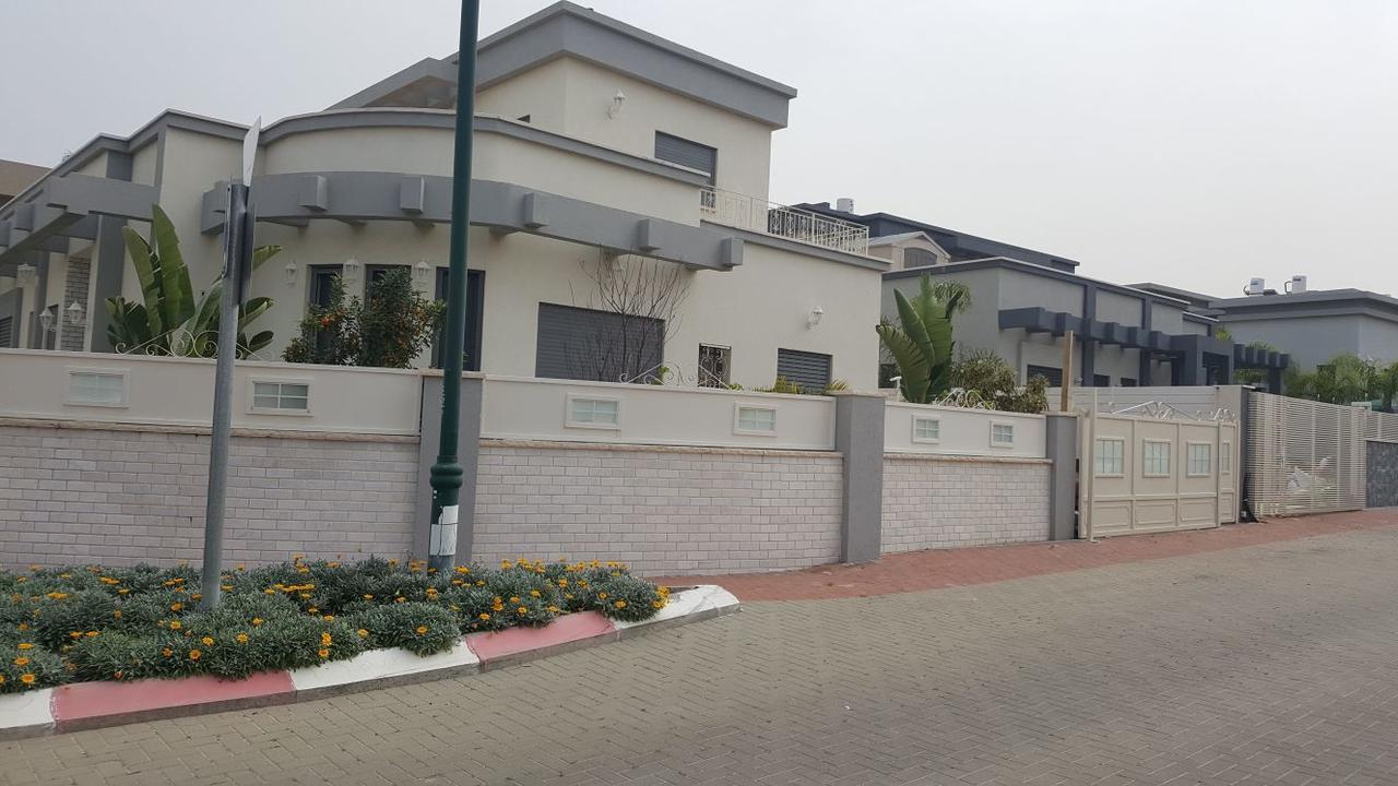 Regina'S Place Or Akiva Exterior photo